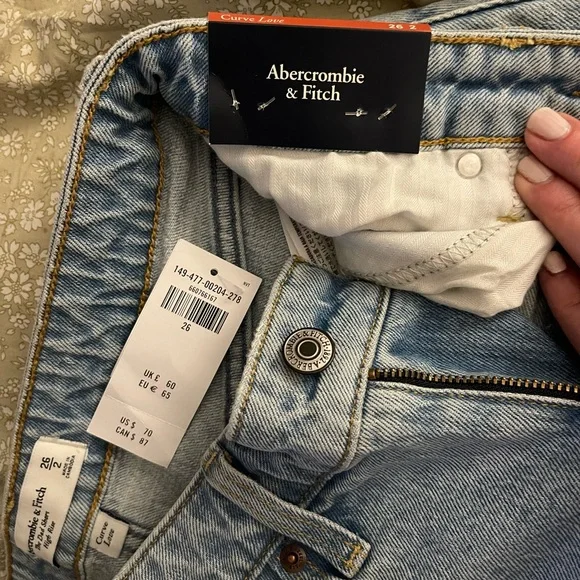 Abercrombie & Fitch Dad Shorts - Picture 4 of 5